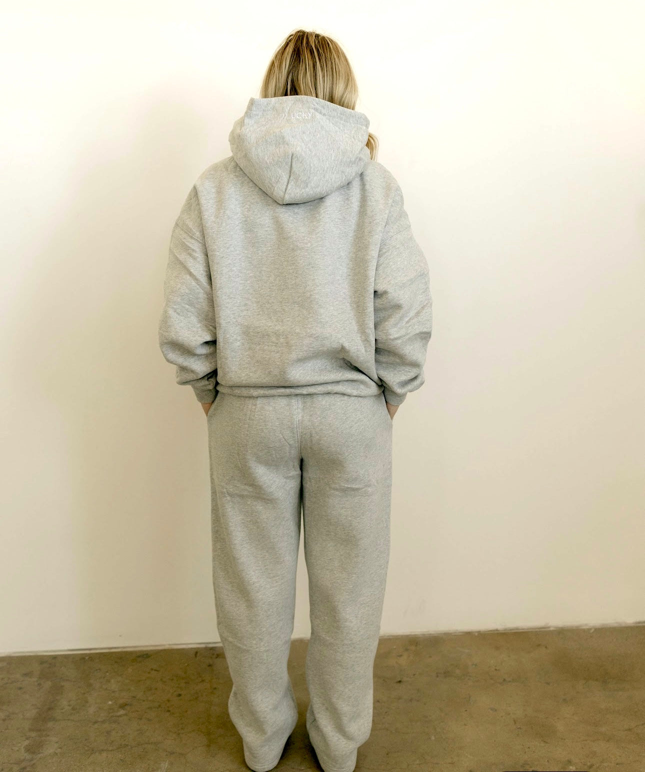 LIGHT GREY HEAVYWEIGHT HOODIE